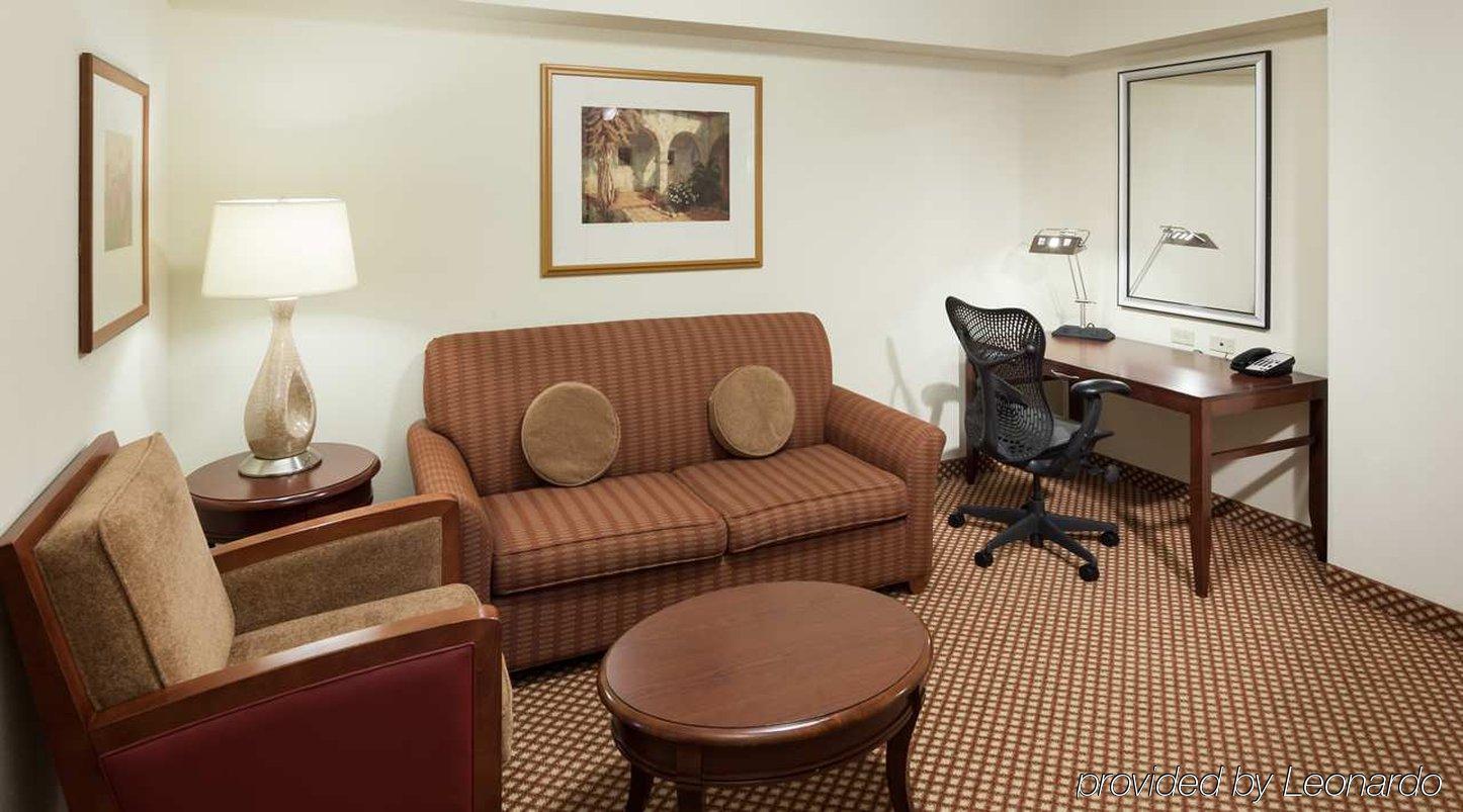 Hilton Garden Inn Frisco Exterior photo